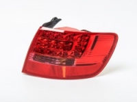 Aizmugurējais lukturis Audi A6 C6 Avant (2004-2008), laba pusē, stūris  , LED