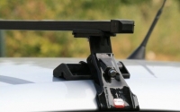 Стойки багажника с креплениями DROMADER D-1 (с стандартной крышей)