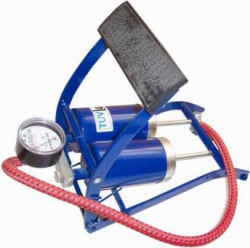 Double cylinder foot pump with monometre, 54mm x 100mm ― AUTOERA.LV