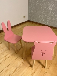 Koka Bērnu Galds un Divi Krēsli (Bear & Bunny) /rozā krāsa ― AUTOERA.LV